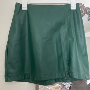 Hollister Ultra High-Rise faux leather skirt